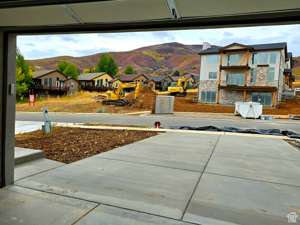 View of yard with a mountain view