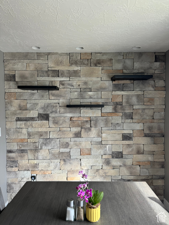 Details featuring a textured ceiling