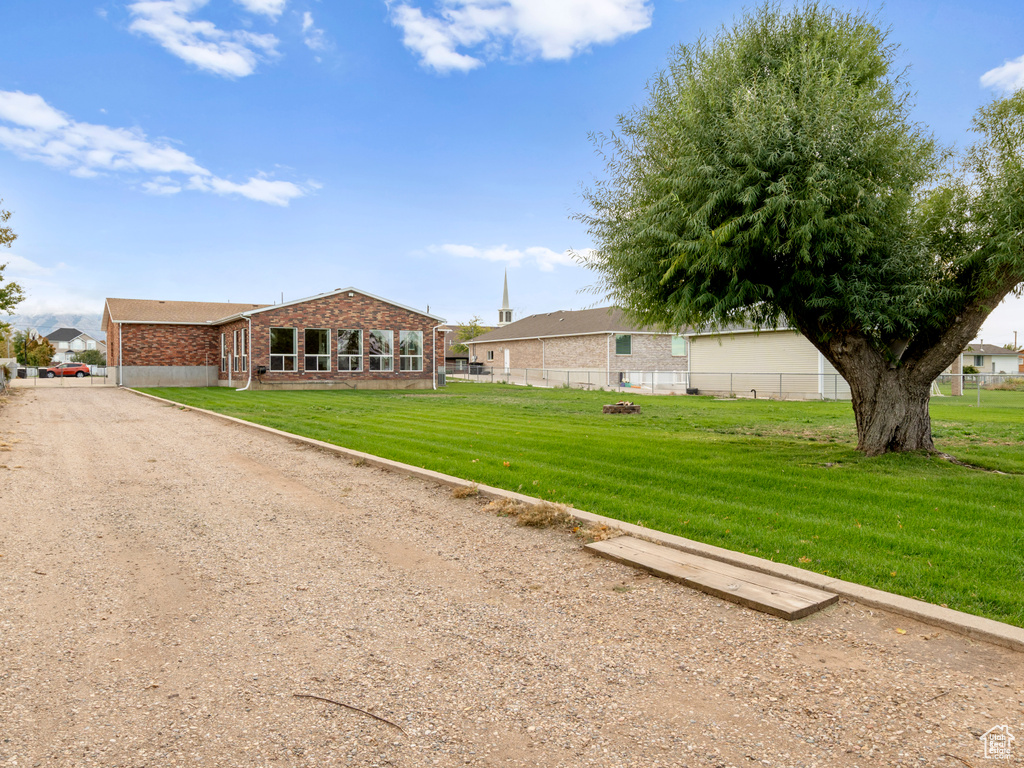 View of front of house featuring a front yard