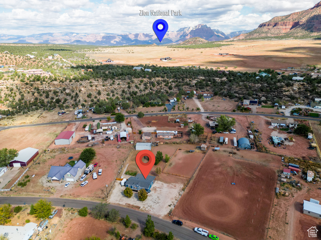 Aerial view with a mountain view