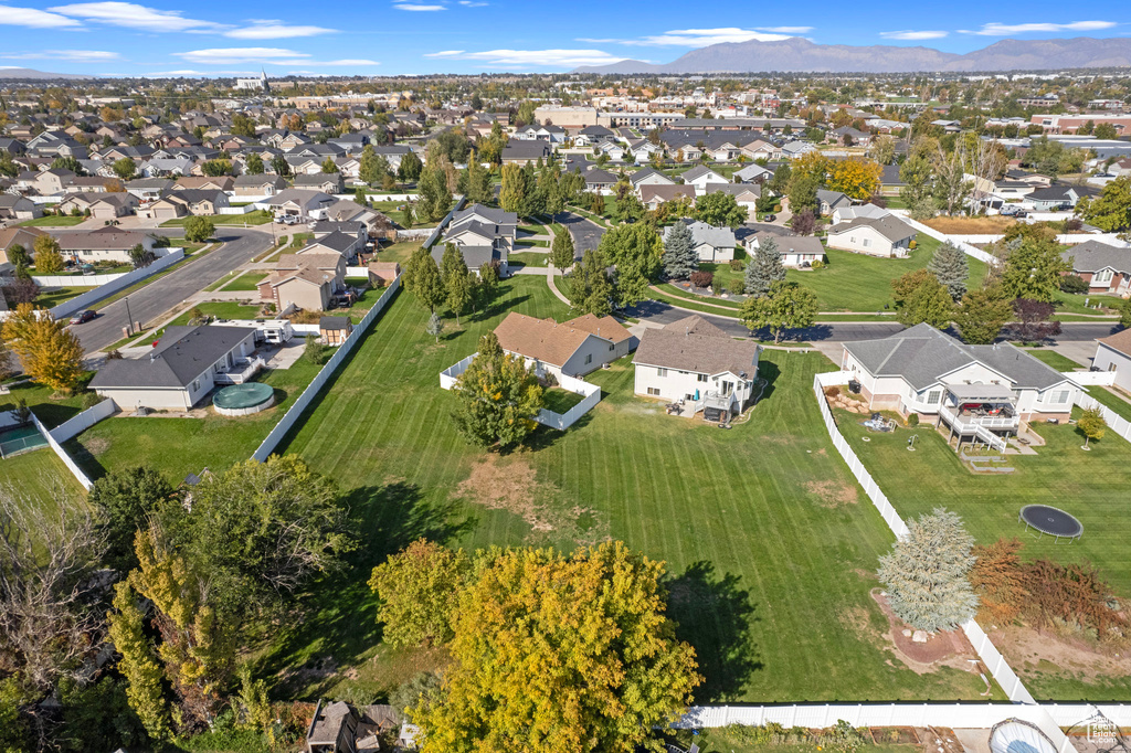 Aerial view with a mountain view