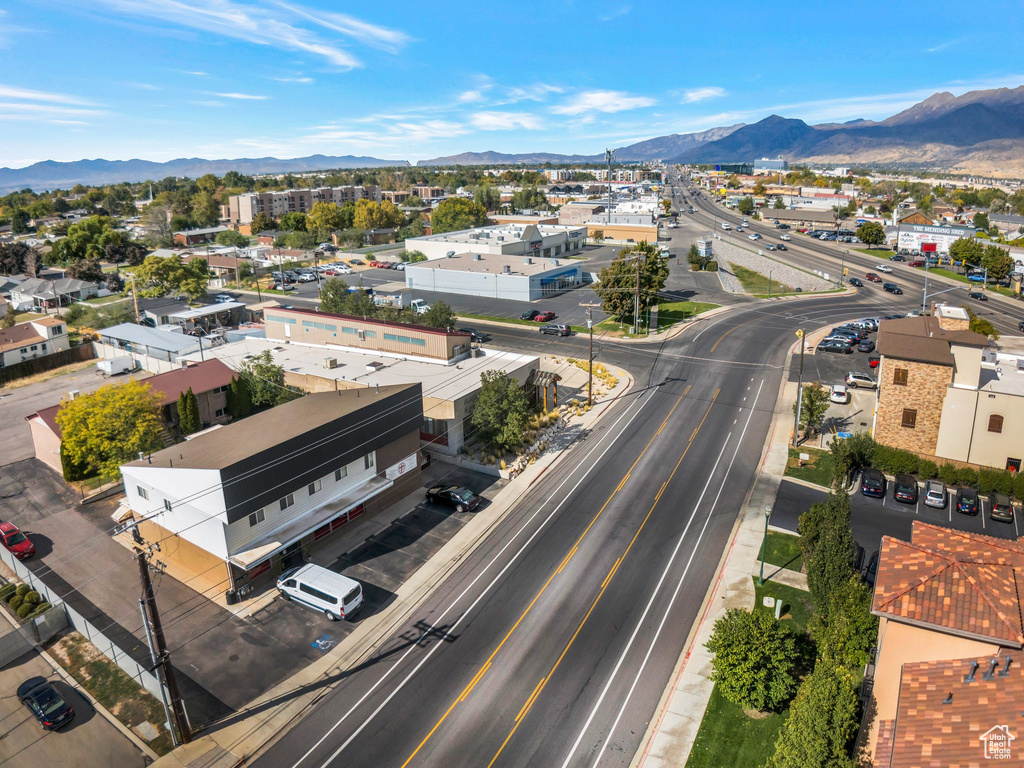 Aerial view with a mountain view