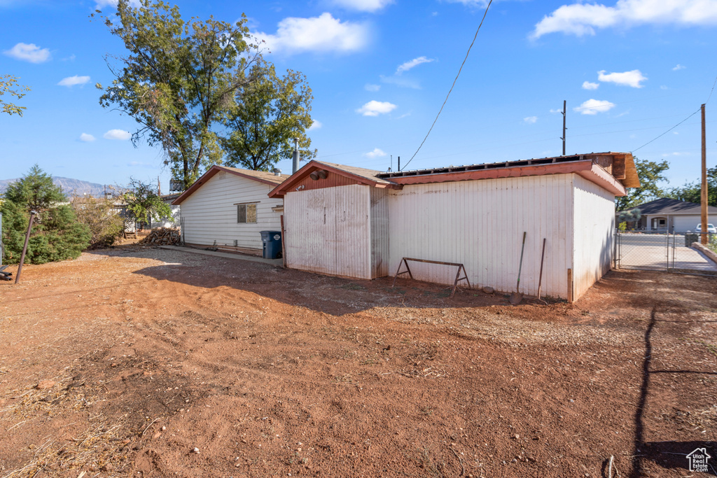 331 N Main St Washington UT 84780 299,999