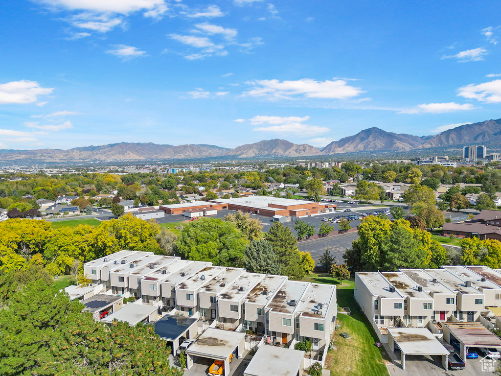 Bird\'s eye view featuring a mountain view