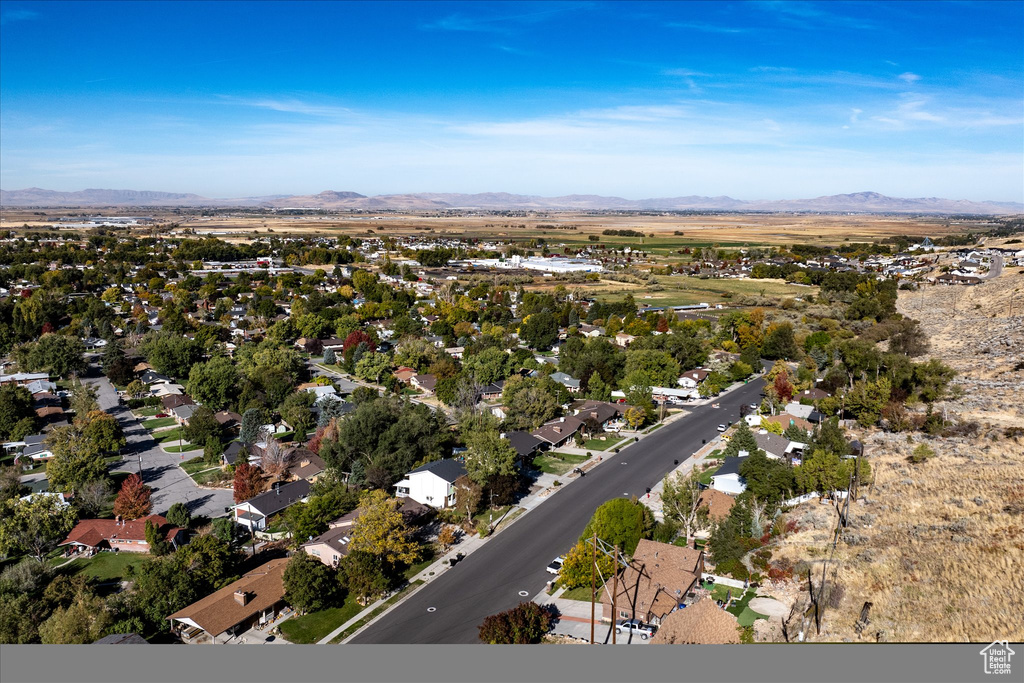 Drone / aerial view featuring a mountain view