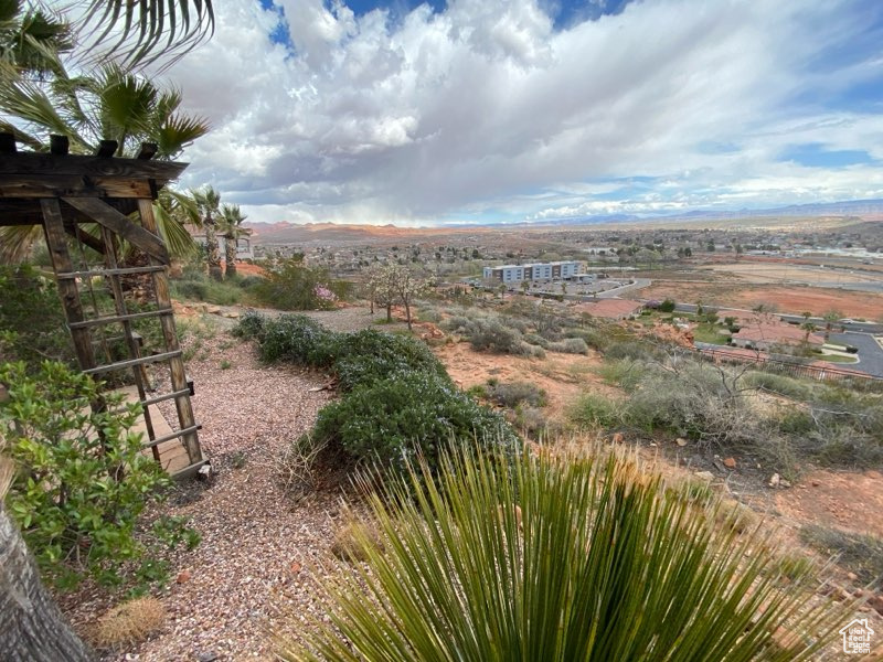 68 N LIONS HEAD CIR Washington, UT 84780
