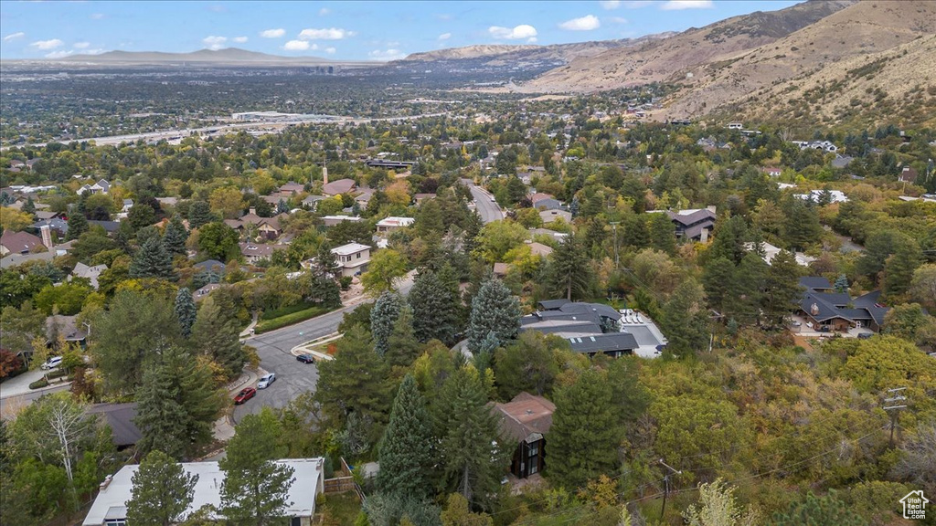 Bird's eye view featuring a mountain view