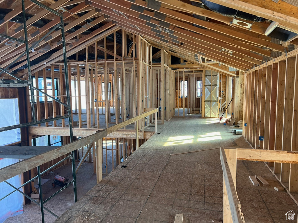 Miscellaneous room with lofted ceiling