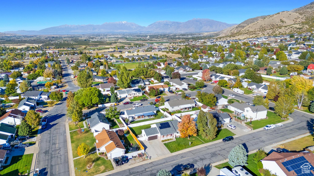 Drone / aerial view featuring a mountain view