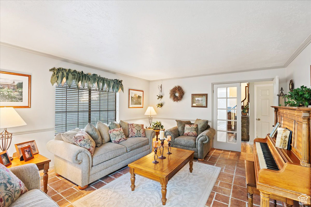 Living room with crown molding