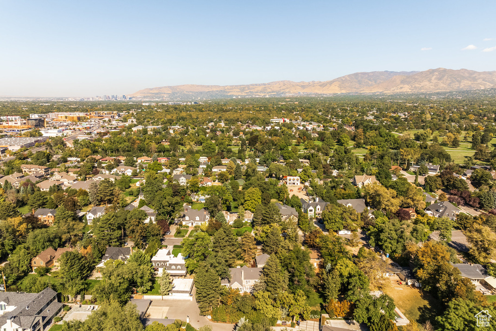 Bird's eye view featuring a mountain view