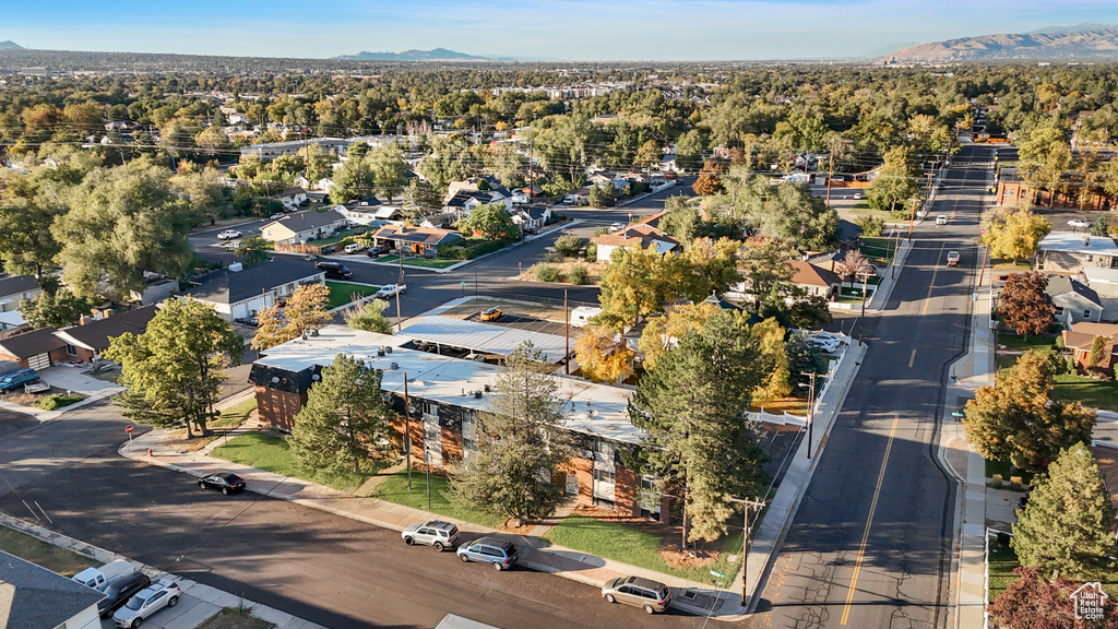 Drone / aerial view featuring a mountain view