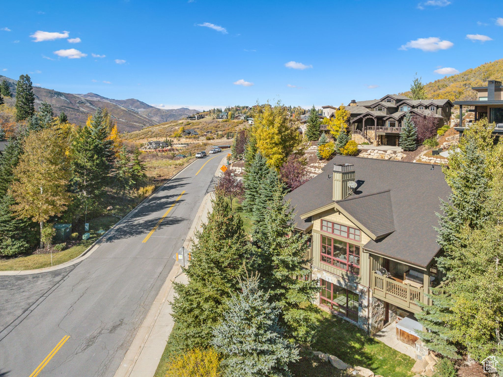 Drone / aerial view featuring a mountain view