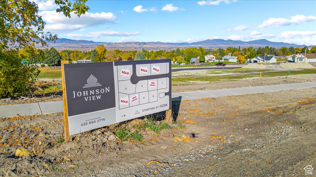 Exterior details with a mountain view