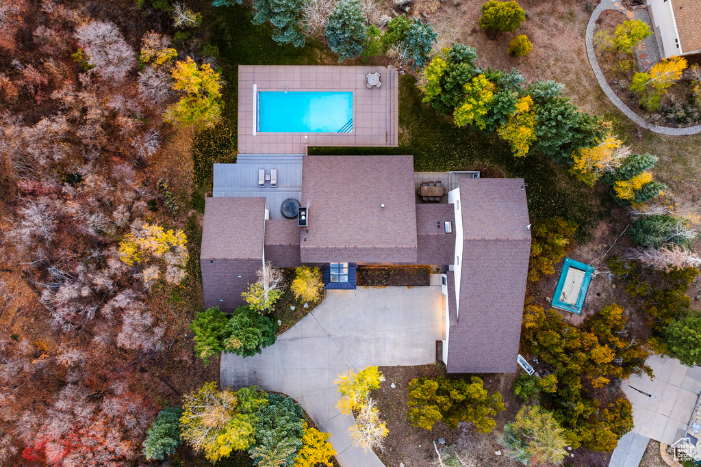 Birds eye view of property