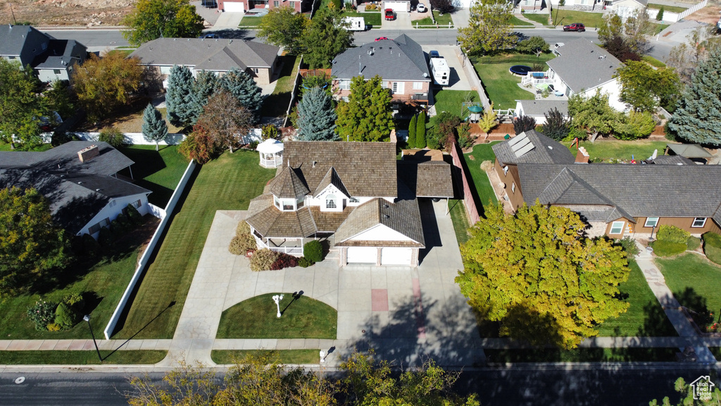 Birds eye view of property