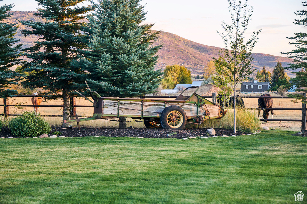 View of yard featuring a mountain view