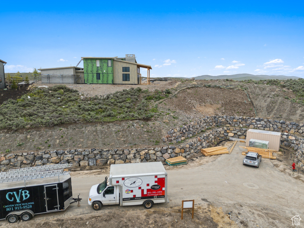 View of yard with a mountain view
