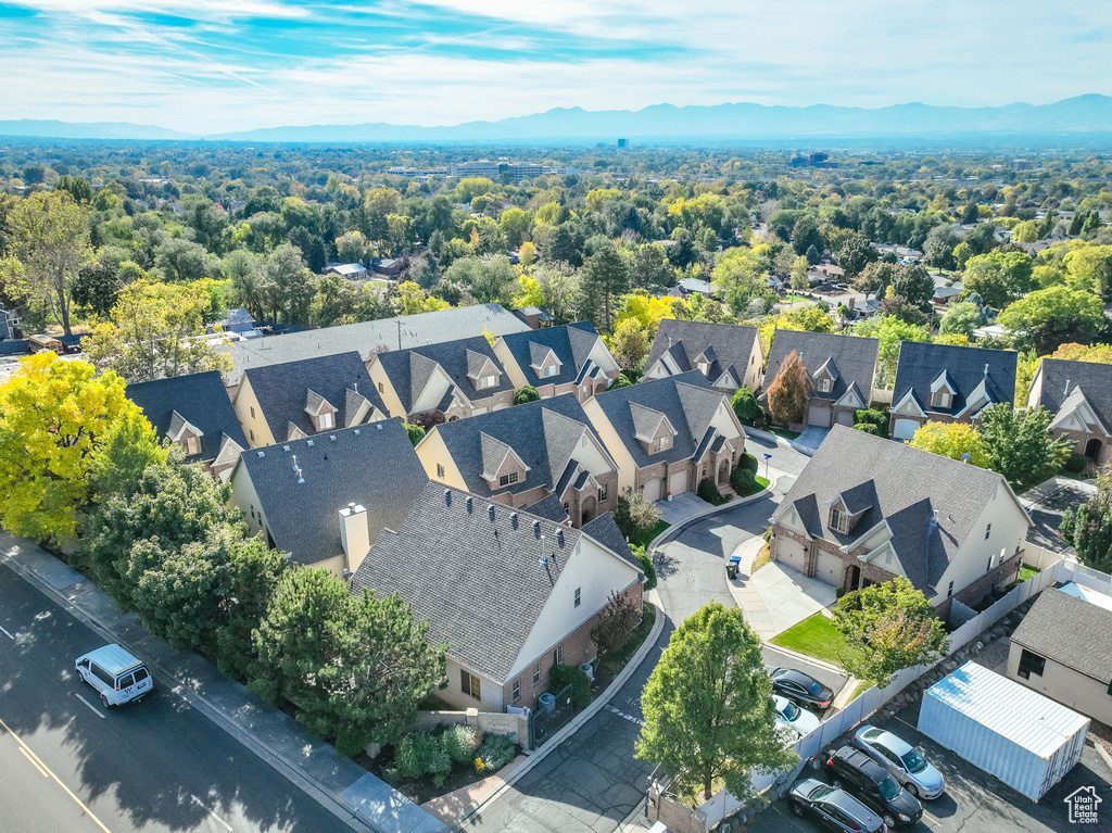 Bird's eye view featuring a mountain view