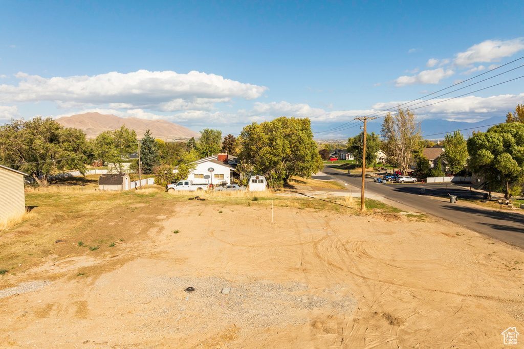 View of yard with a mountain view