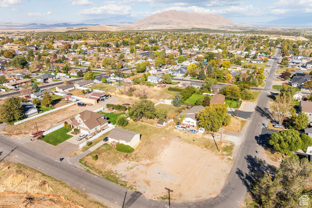 Drone / aerial view featuring a mountain view