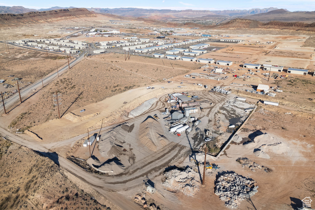 Bird\'s eye view featuring a mountain view