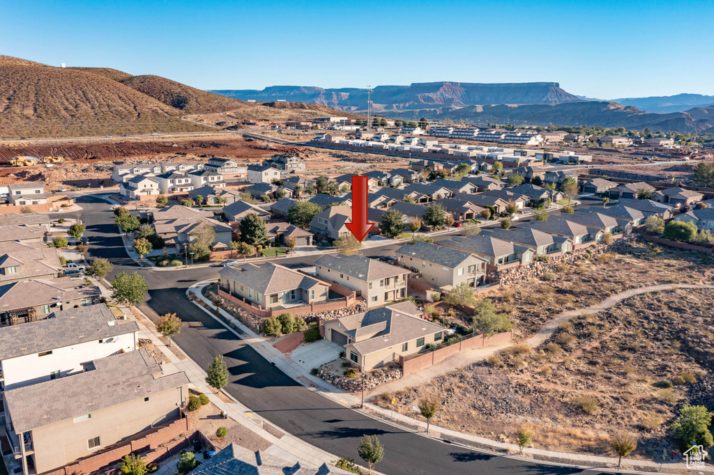 Drone / aerial view featuring a mountain view