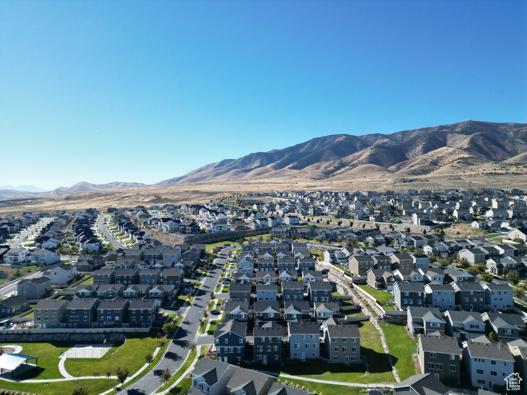 Drone / aerial view featuring a mountain view