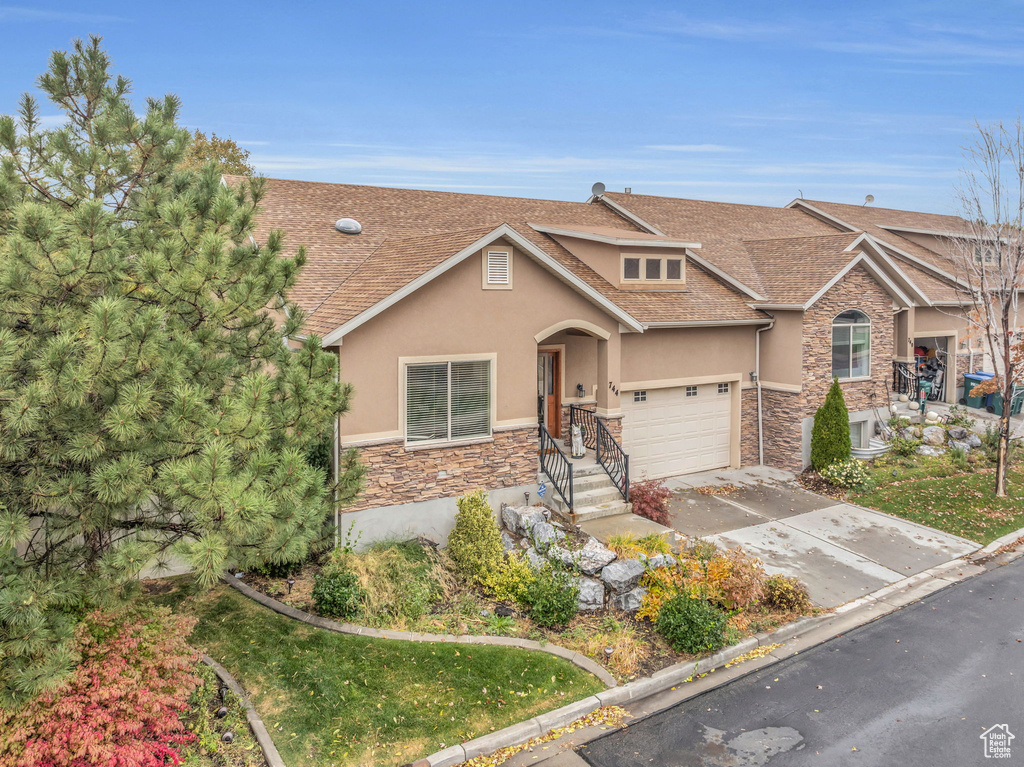 View of front of house featuring a garage