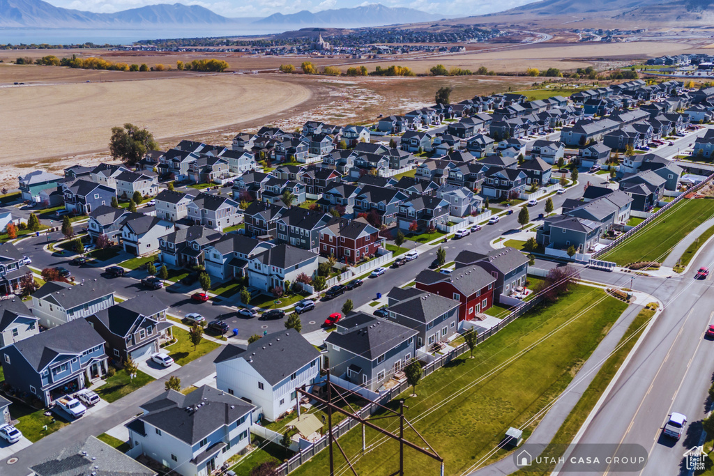 Drone / aerial view featuring a mountain view