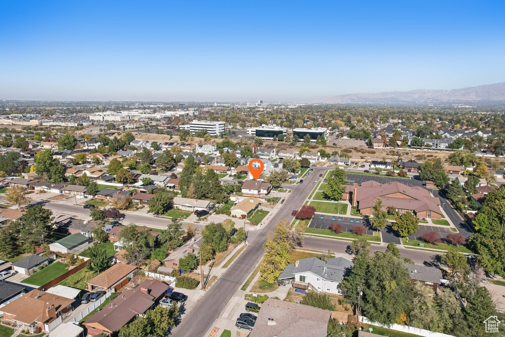 Bird's eye view with a mountain view