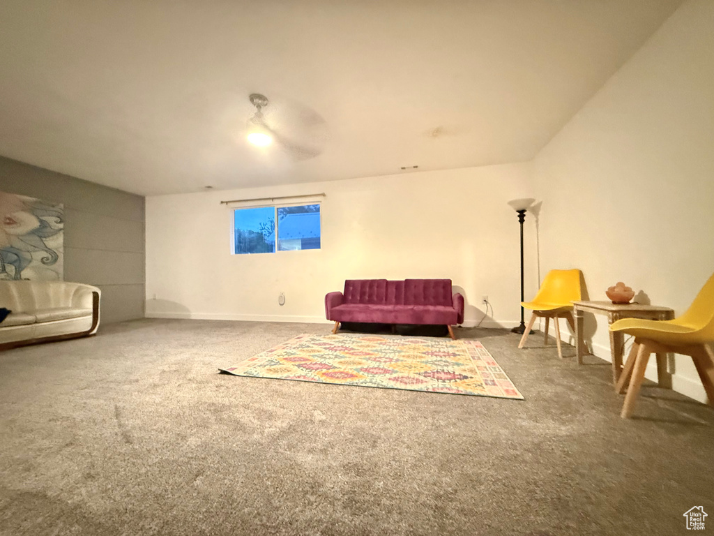 Sitting room with carpet floors