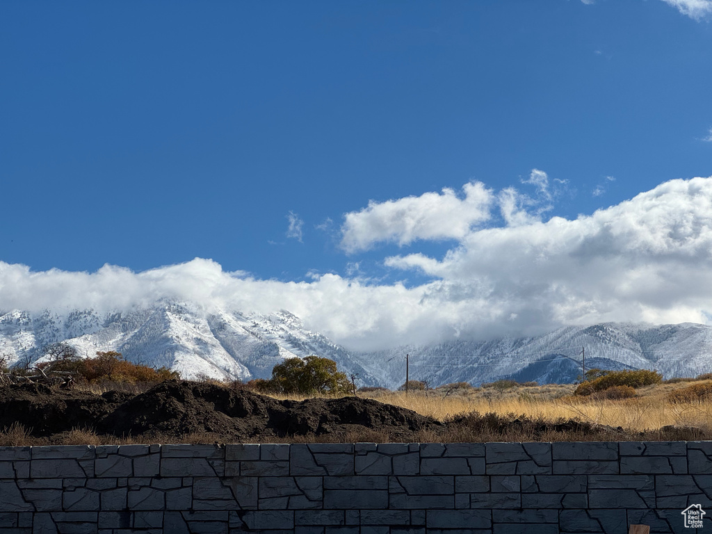 View of mountain feature