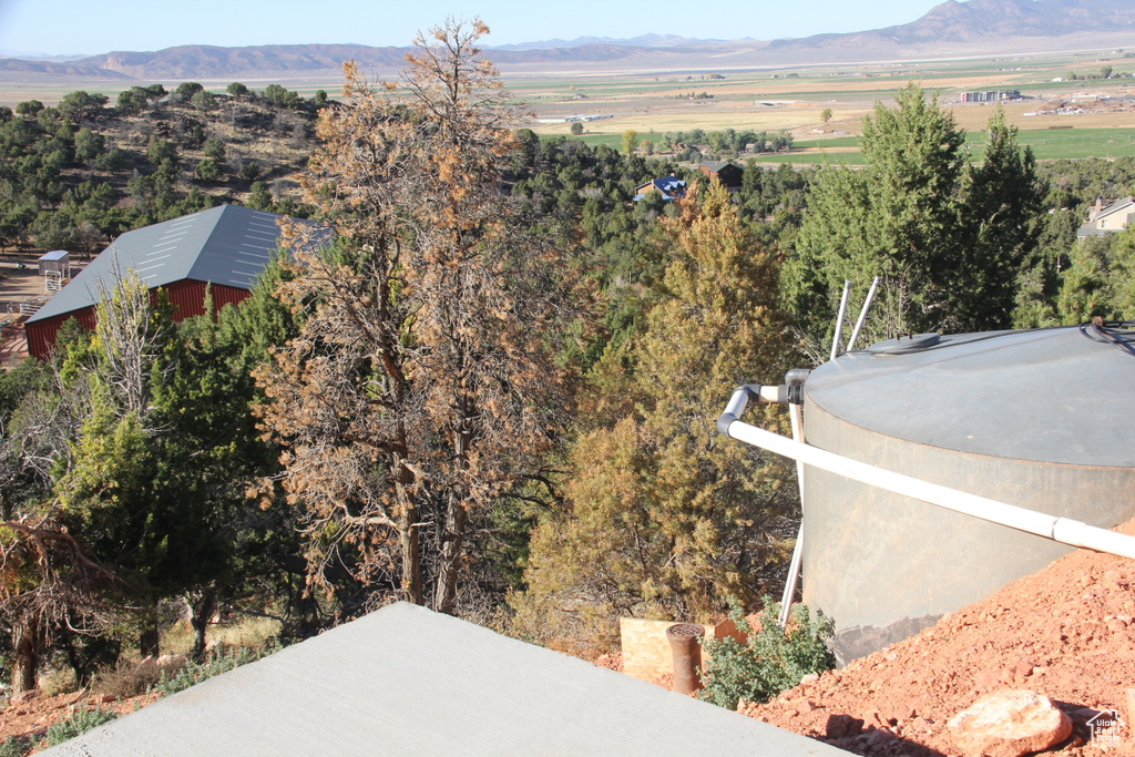 Bird's eye view with a mountain view