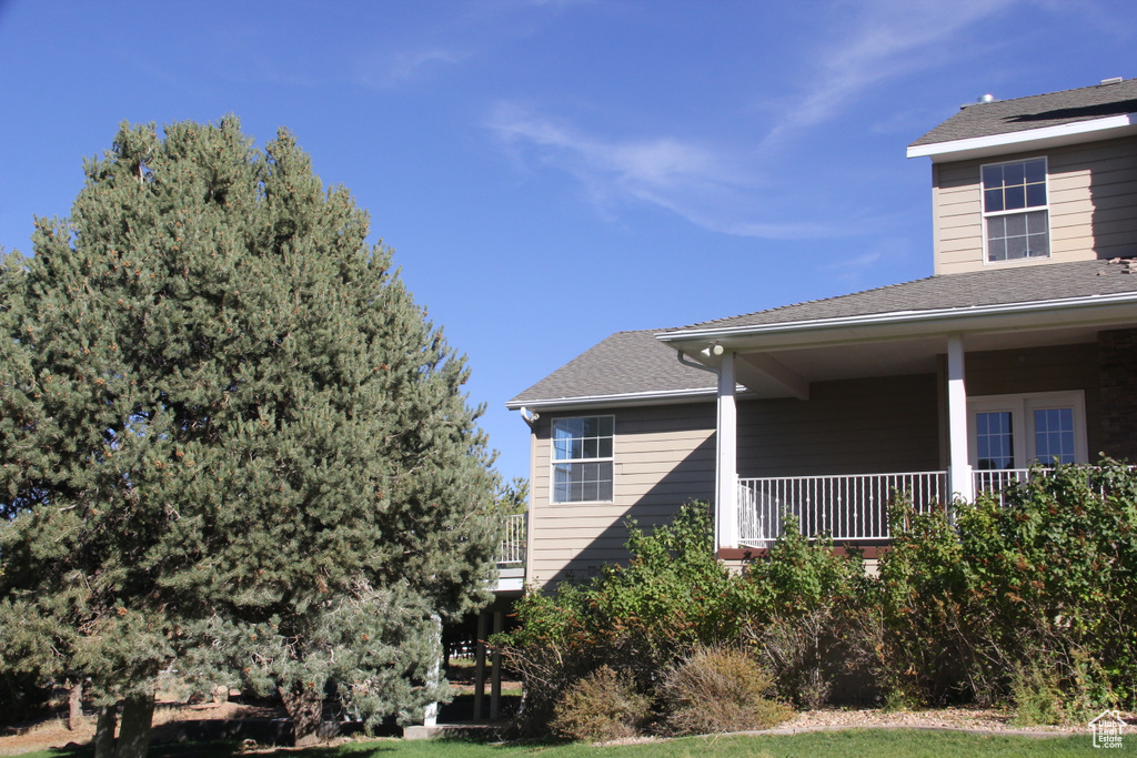 View of side of home