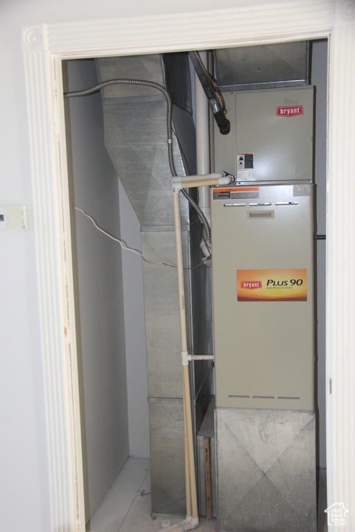 Utilities featuring heating unit