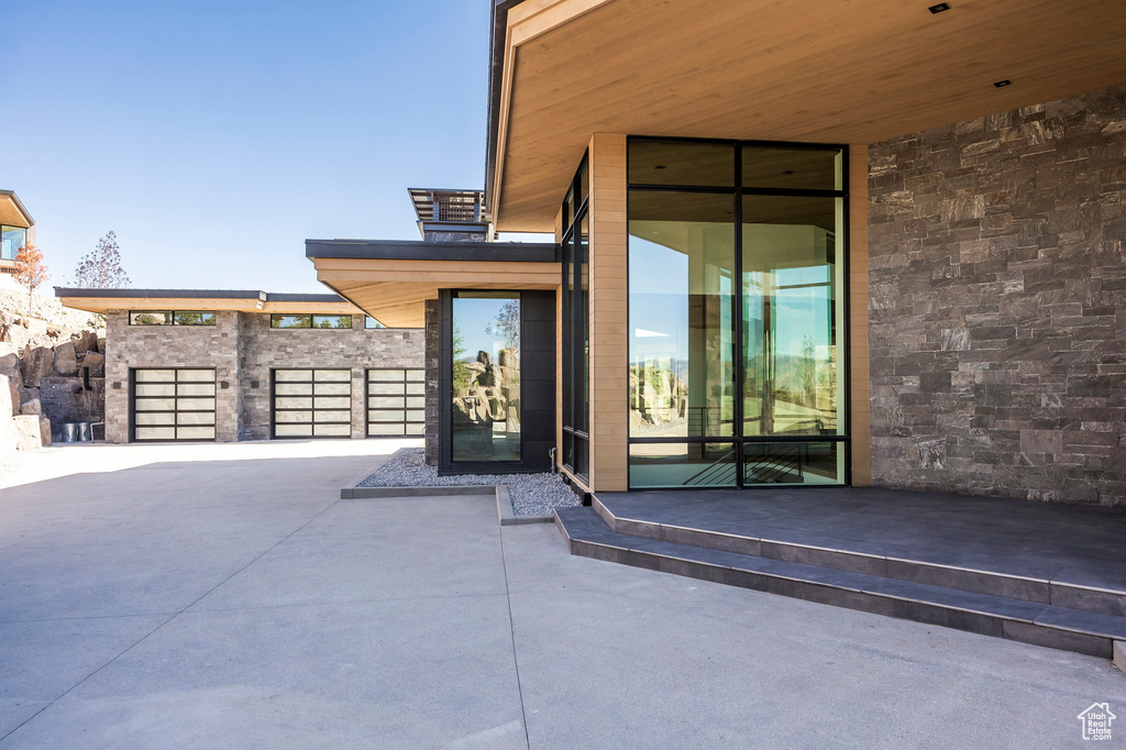 Property entrance with driveway
