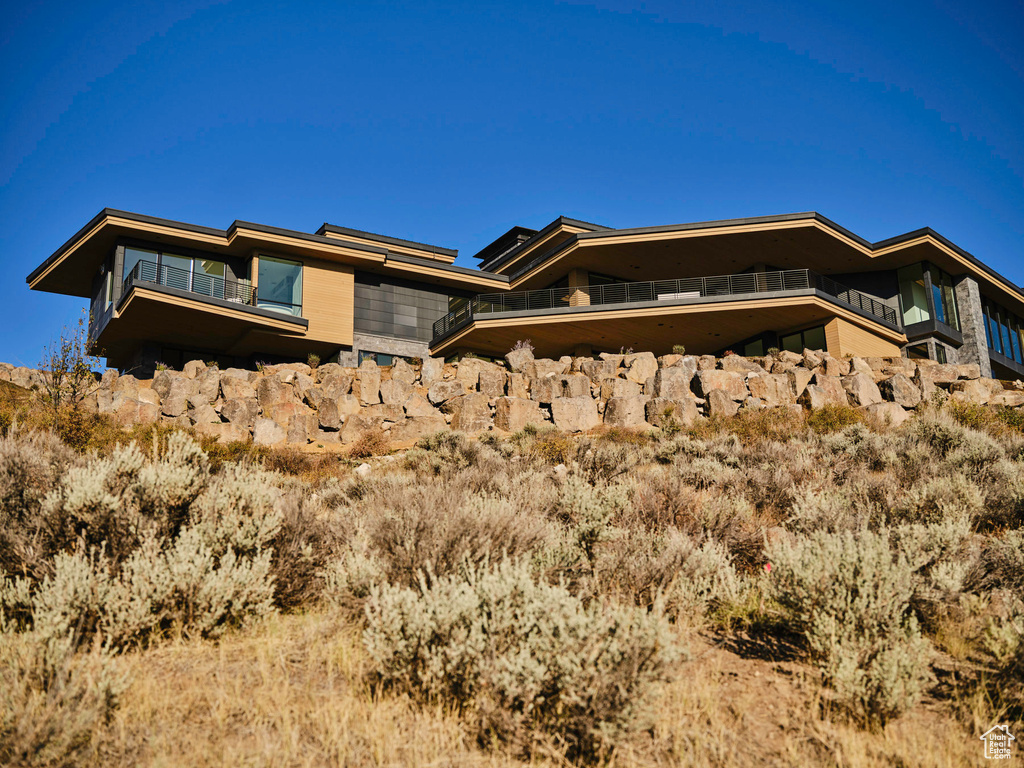 View of side of home