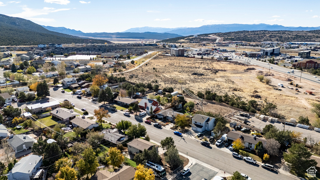 Drone / aerial view featuring a mountain view