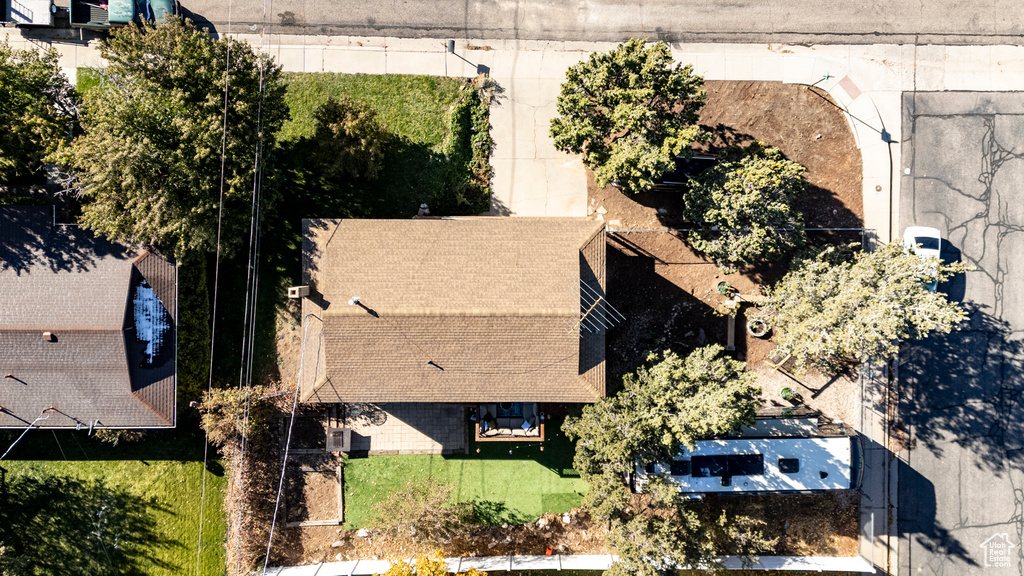 Birds eye view of property