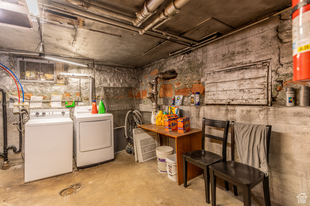 Basement with independent washer and dryer