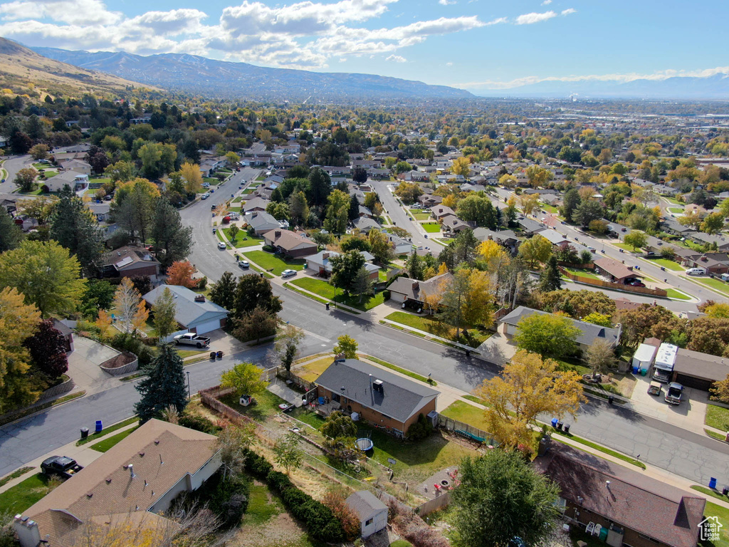 Bird\'s eye view featuring a mountain view