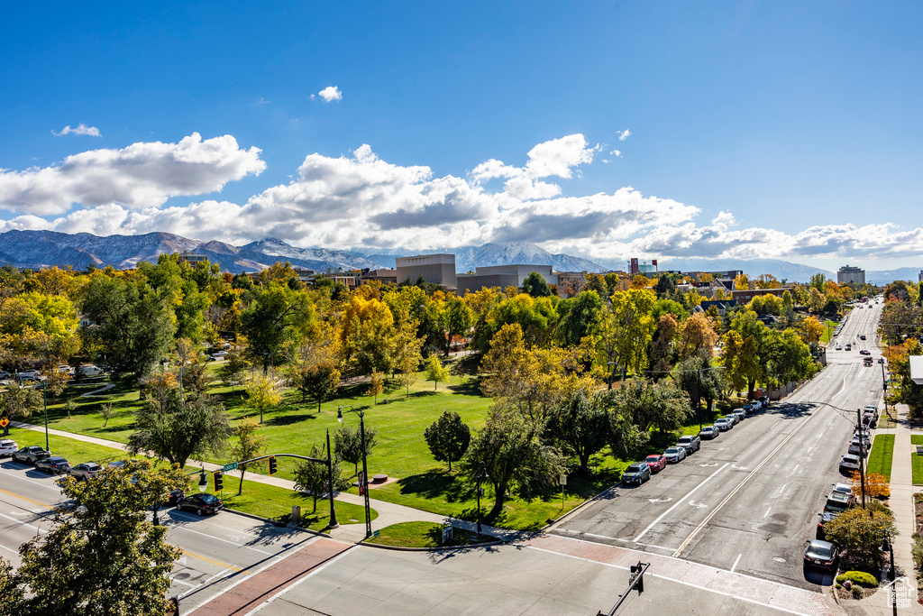 Aerial view with a mountain view