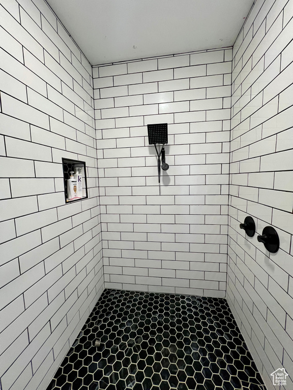 Bathroom with a tile shower