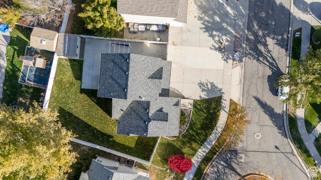 Birds eye view of property