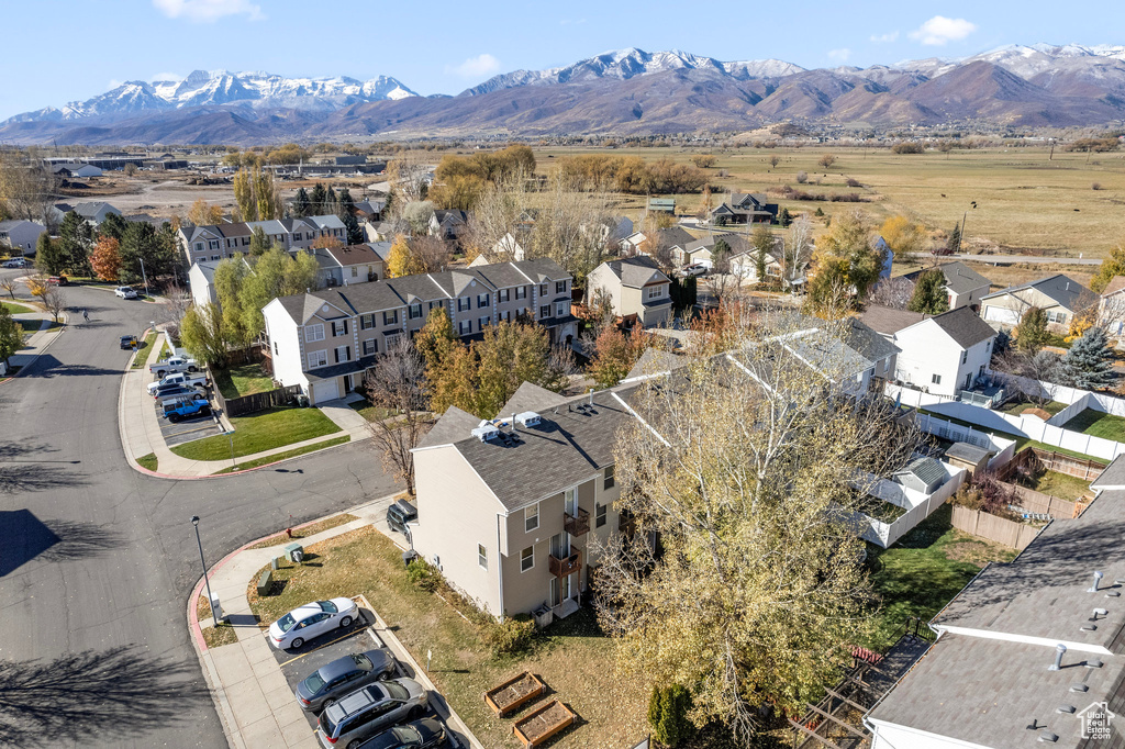 Bird\'s eye view featuring a mountain view