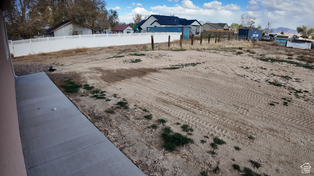 View of yard featuring a mountain view