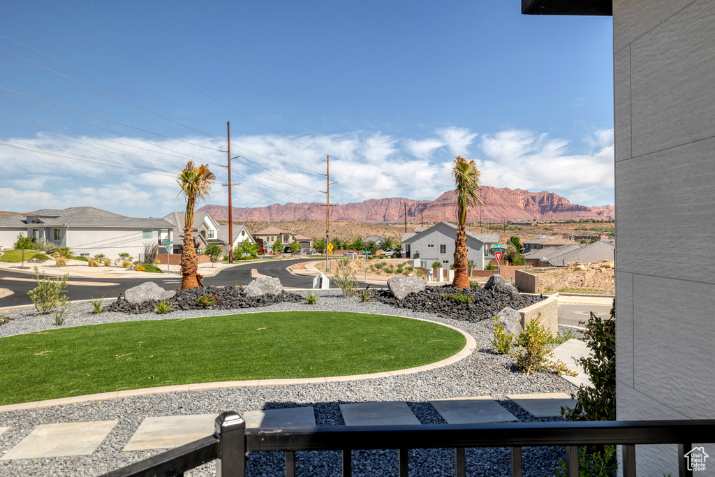 View of yard featuring a mountain view