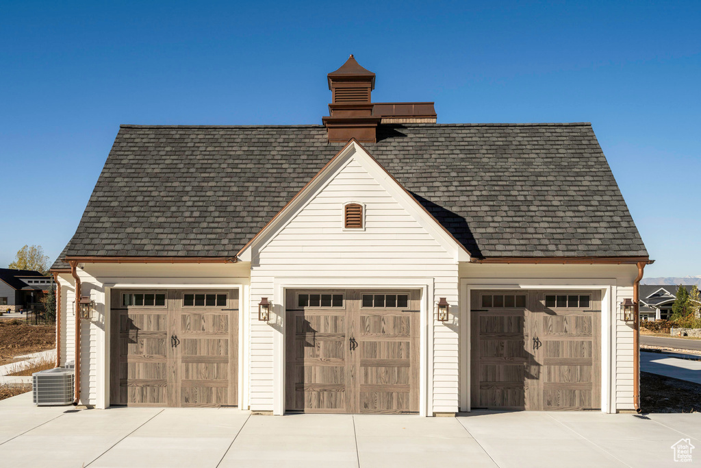 Garage with central air condition unit