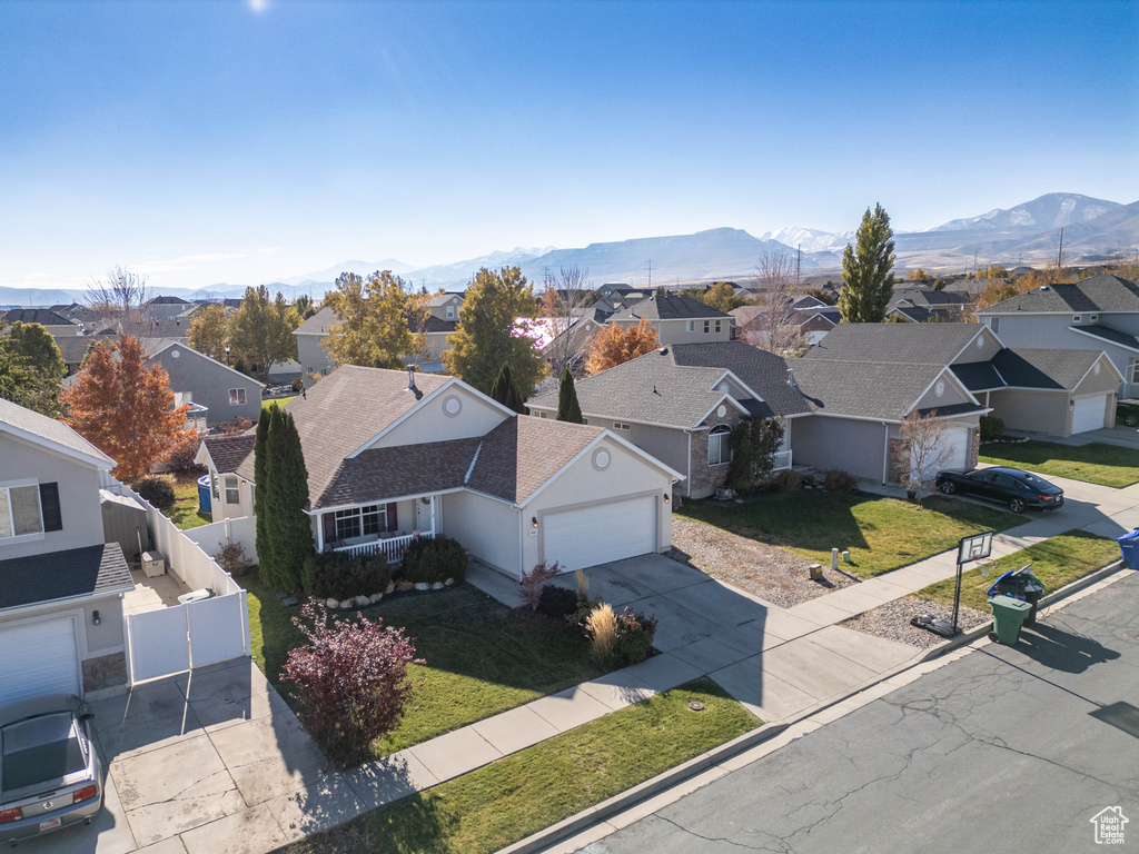 Bird's eye view with a mountain view